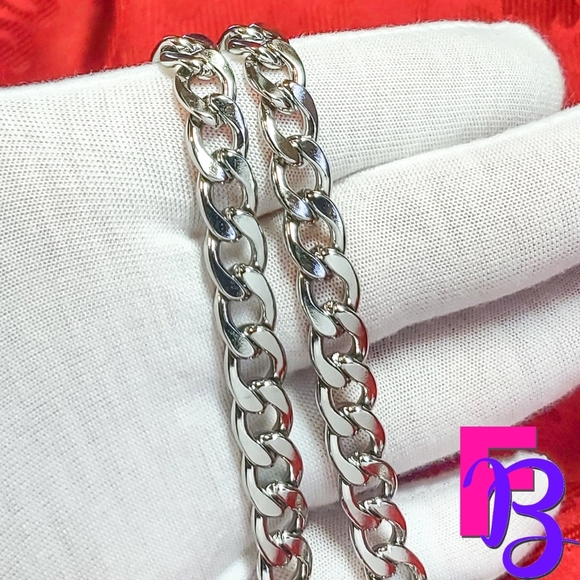 *NEW!* 9MM 24" Miami Cuban Chain - Picture 3 of 13